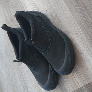 Clarks outdoor muckers thinsulate size 9 black slip on